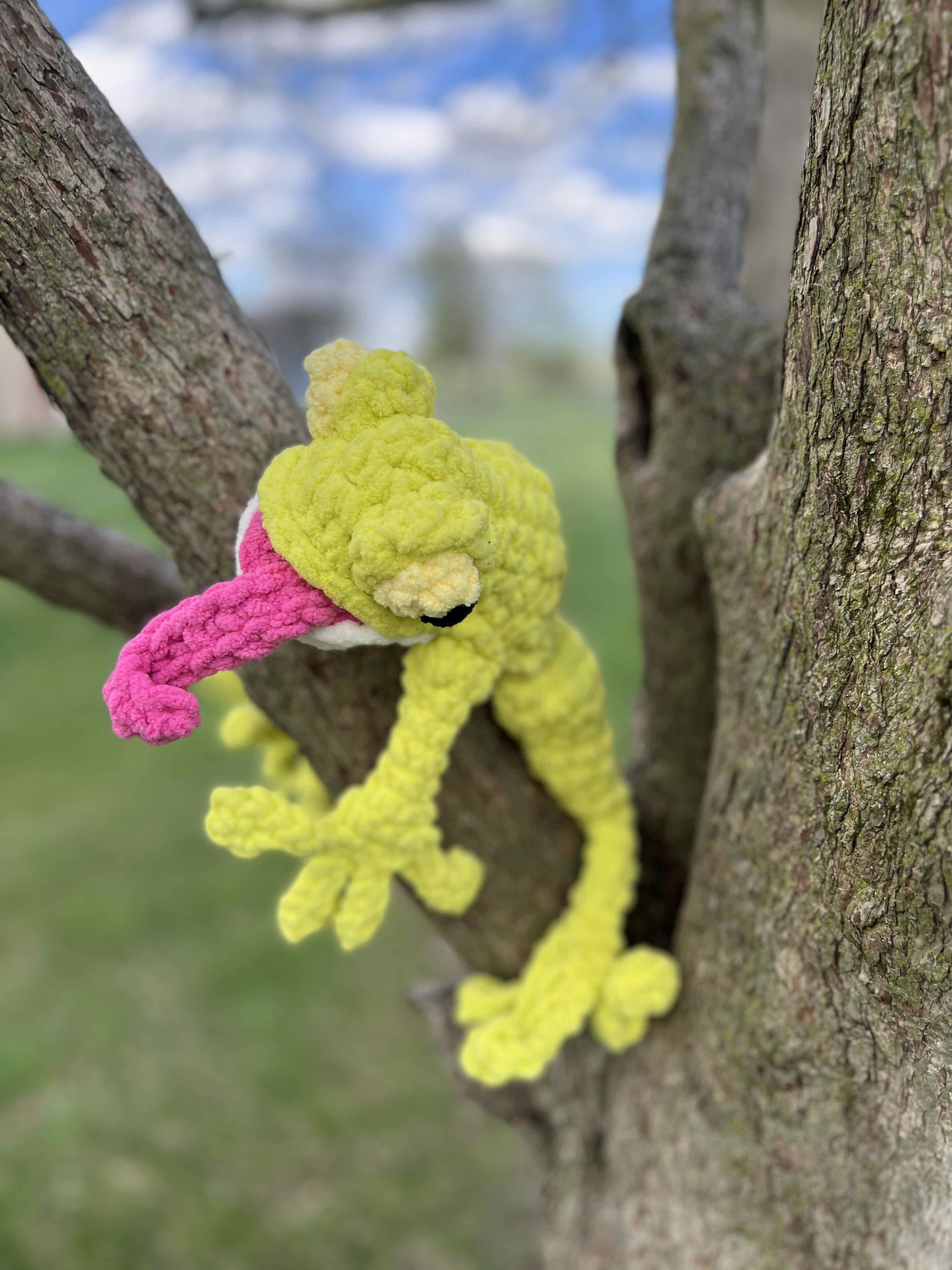Leap the Tree Frog Crochet Plush Pattern