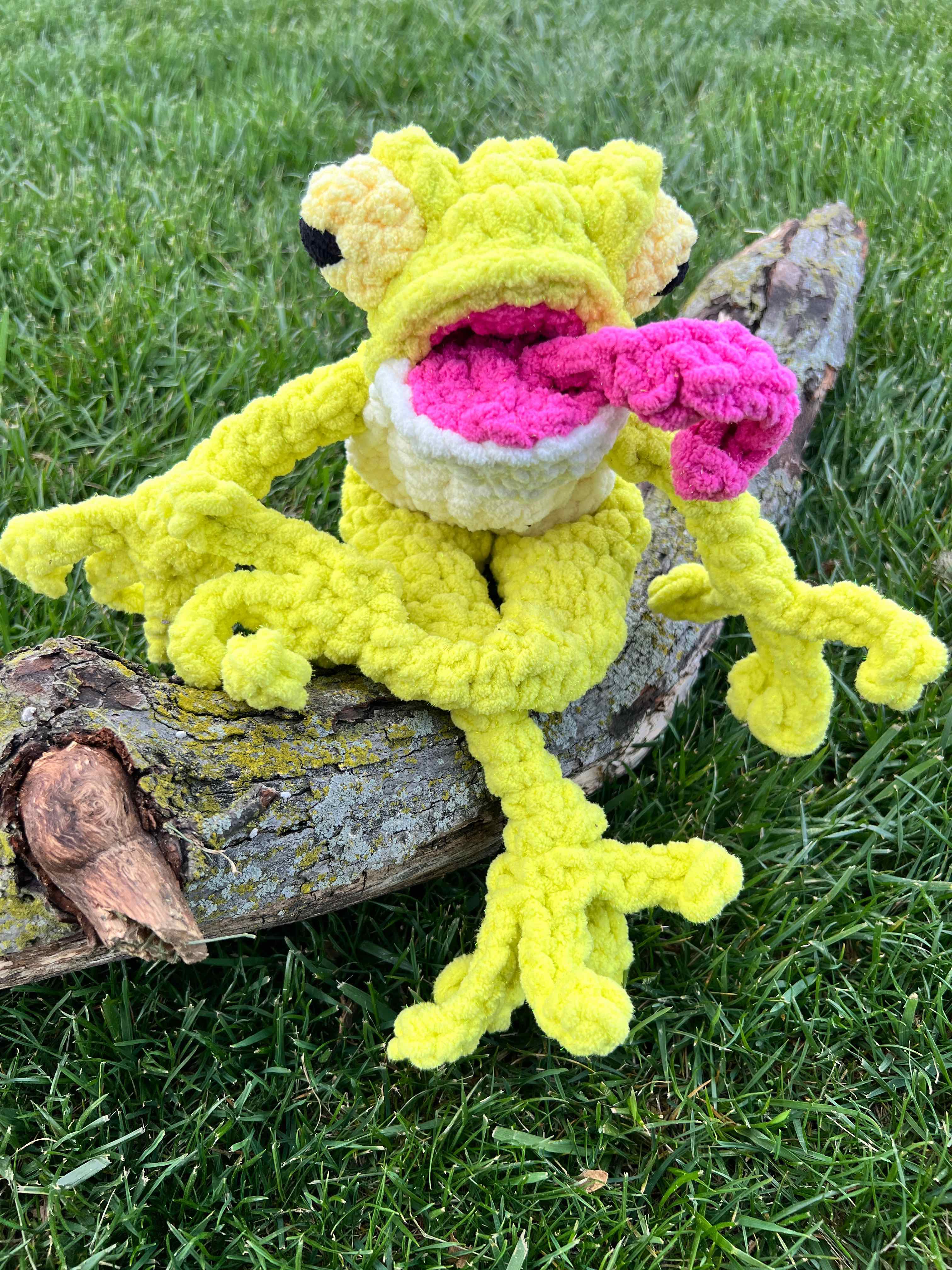 Leap the Tree Frog Crochet Plush Pattern