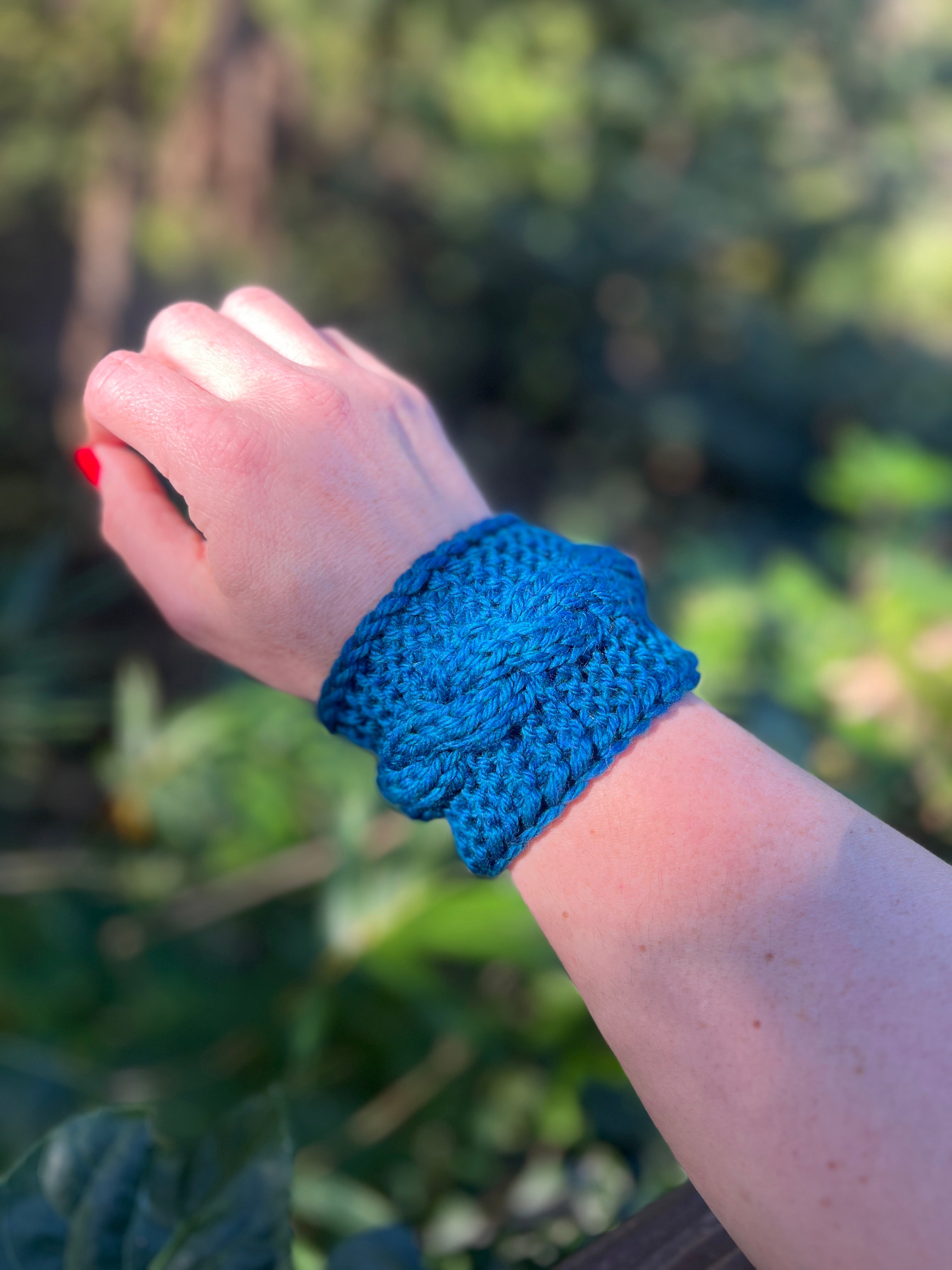 Cable Cuddle Cup Knit Cozy Pattern (PDF) – Quick Cable Knit Coffee Sleeve