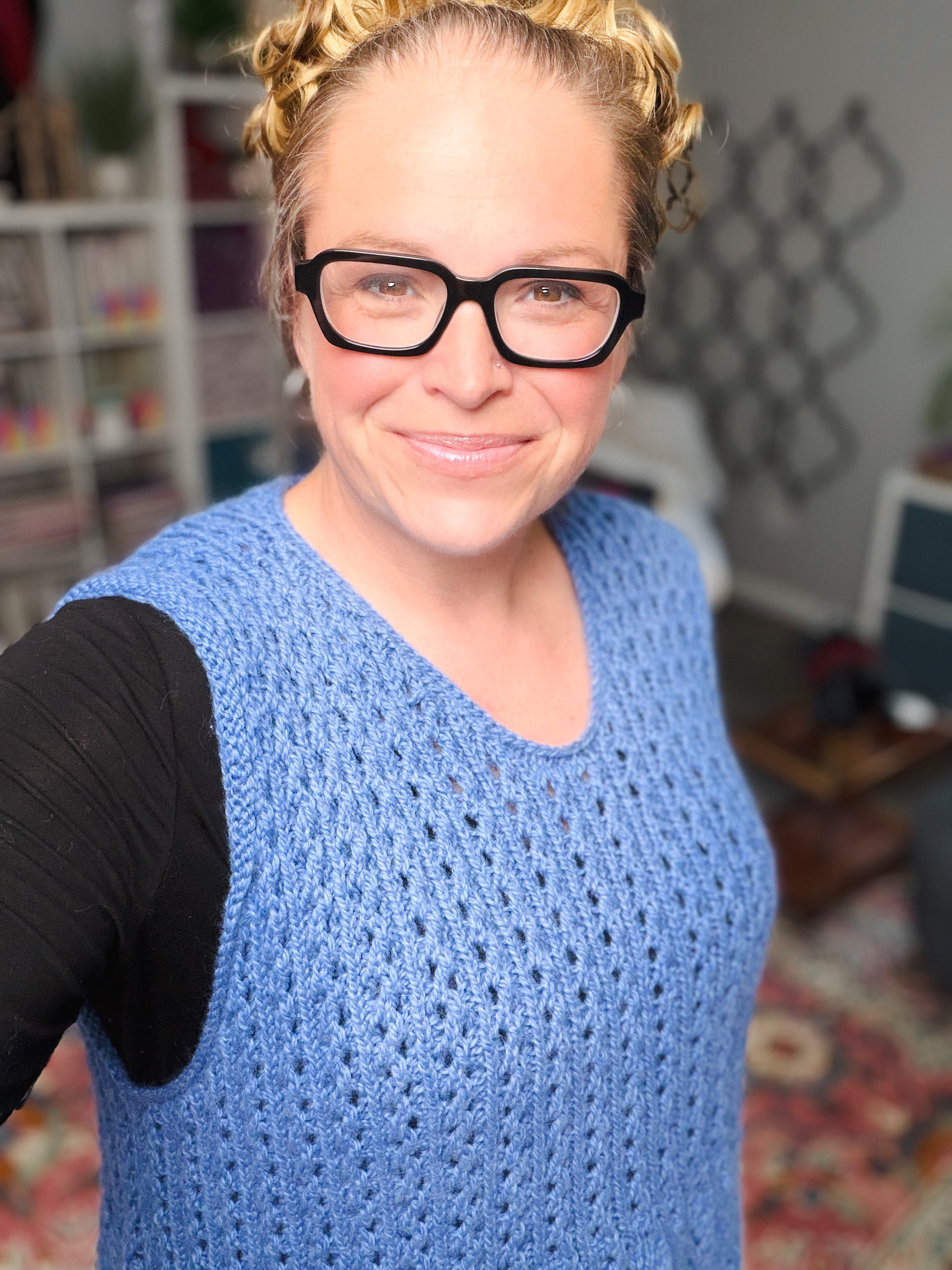 Close up of knit lace columns stitch pattern on Thistlevine Knit tunic